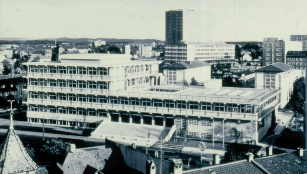 Institut für Organische Chemie, Henkestr. 42, Erlangen